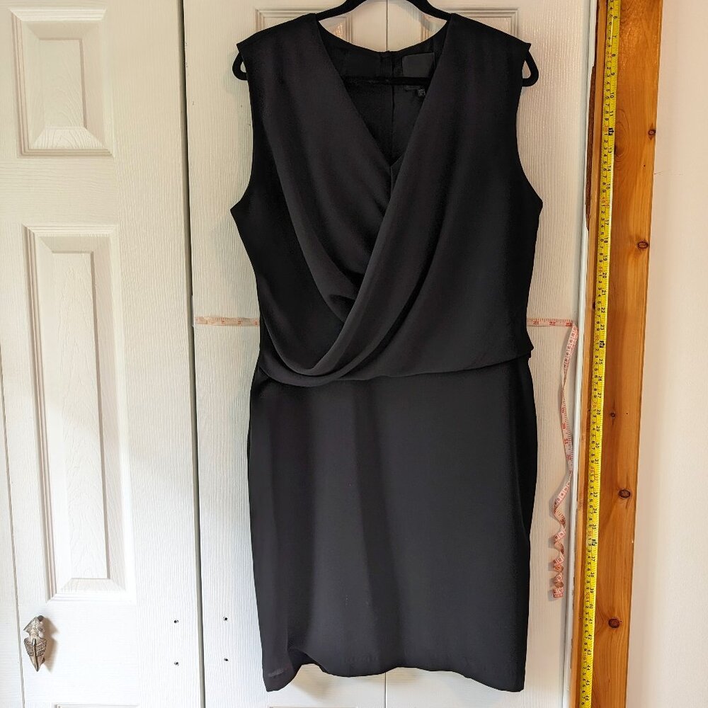 The LBD with Gold Zipper detail 12/14